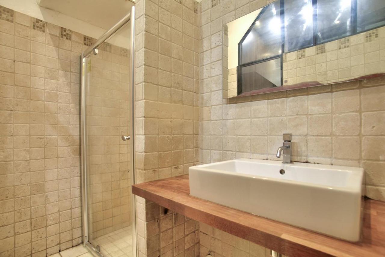 2 Bedrooms Le Marais Nazareth ปารีส ภายนอก รูปภาพ