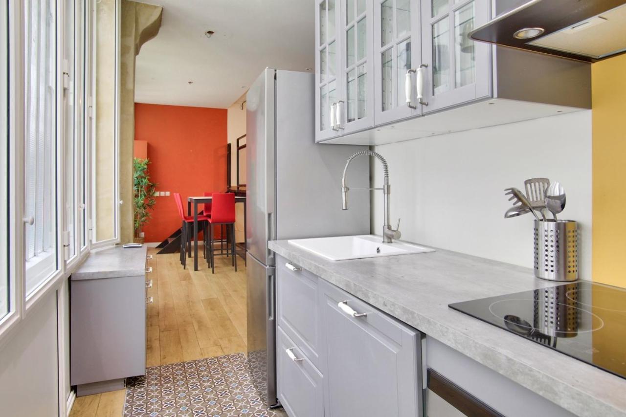 2 Bedrooms Le Marais Nazareth ปารีส ภายนอก รูปภาพ